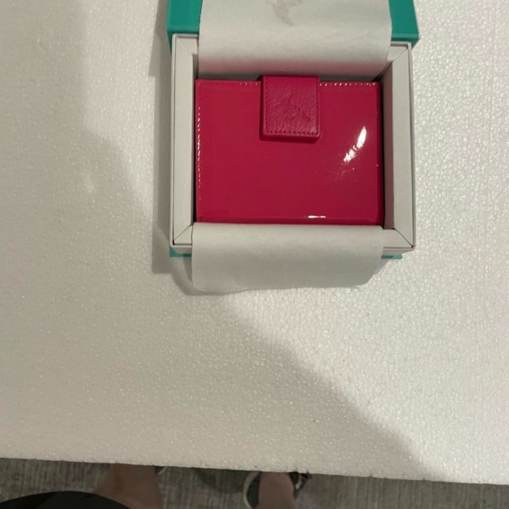 Small leather credit card wallet